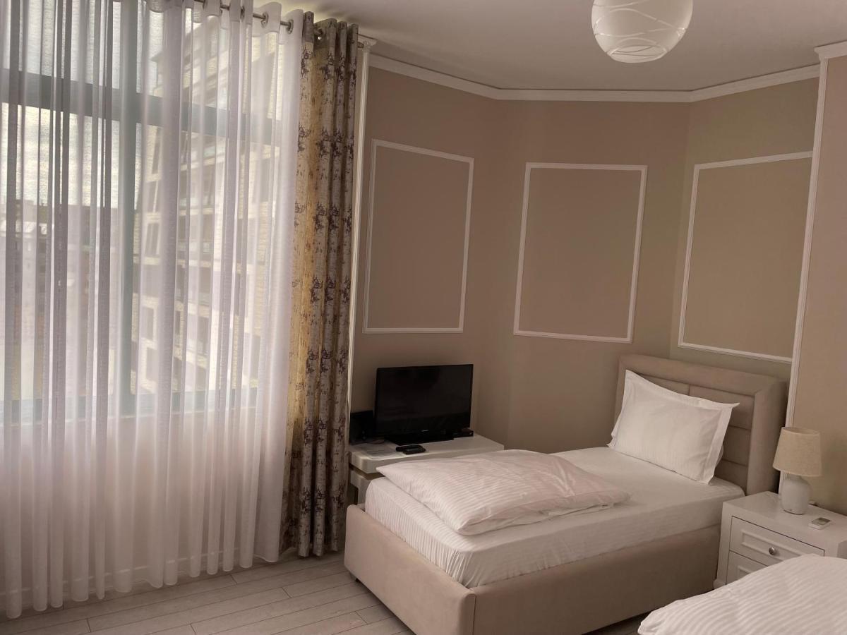 Sun Tower-Center Of Tirana Apartment ภายนอก รูปภาพ
